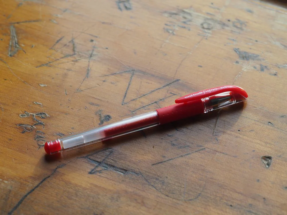 Uni-ball Signo DX Gel Pen - 0.38mm - Red