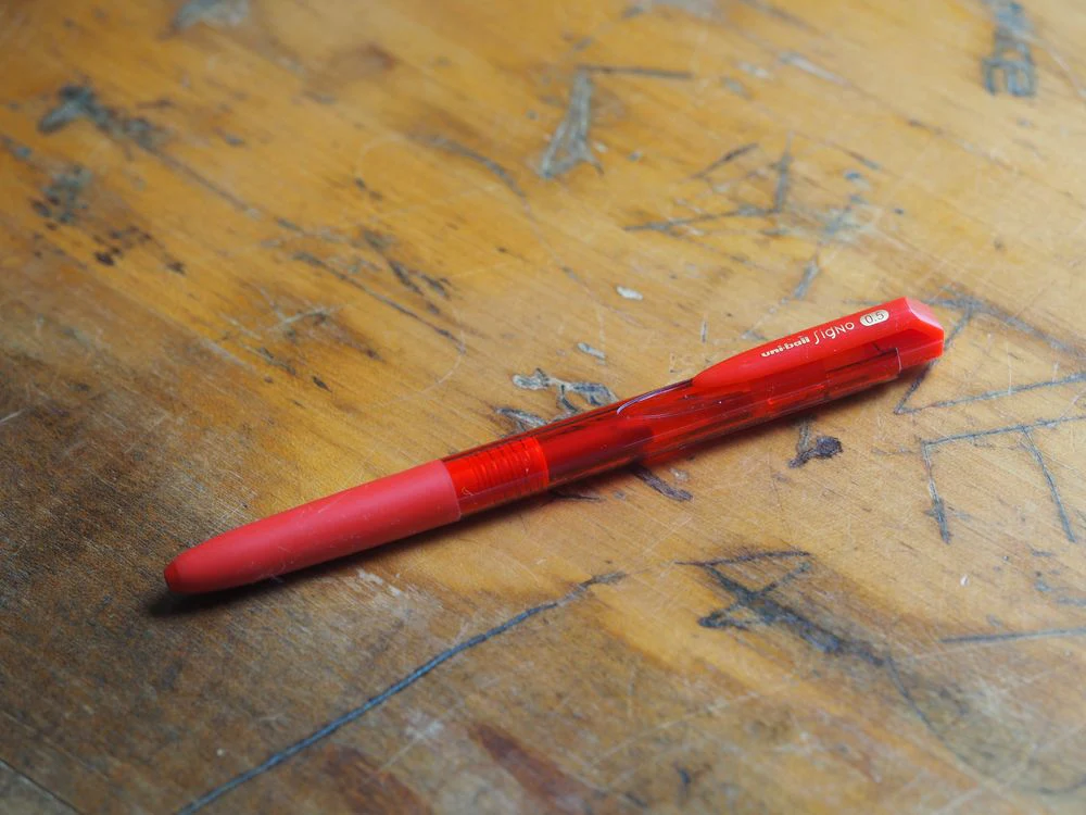 Uni-ball Signo Knock Gel Pen - 0.5mm - Red