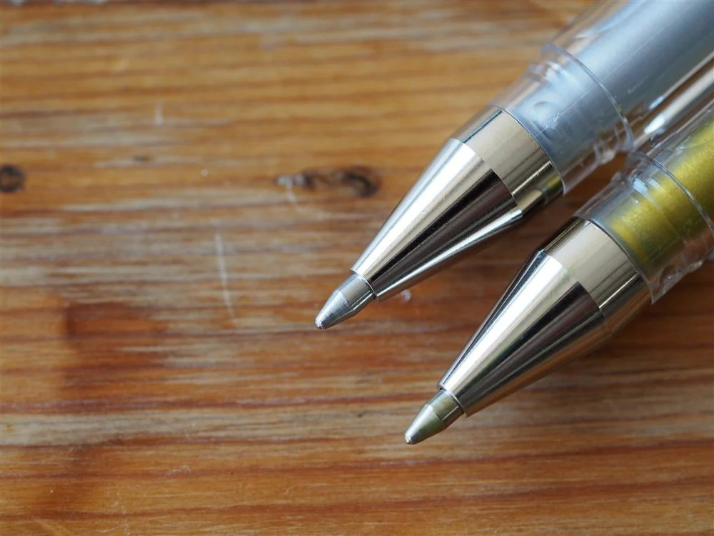 Uni-ball Signo UM-100 Gel Pen - Gold - Image 3