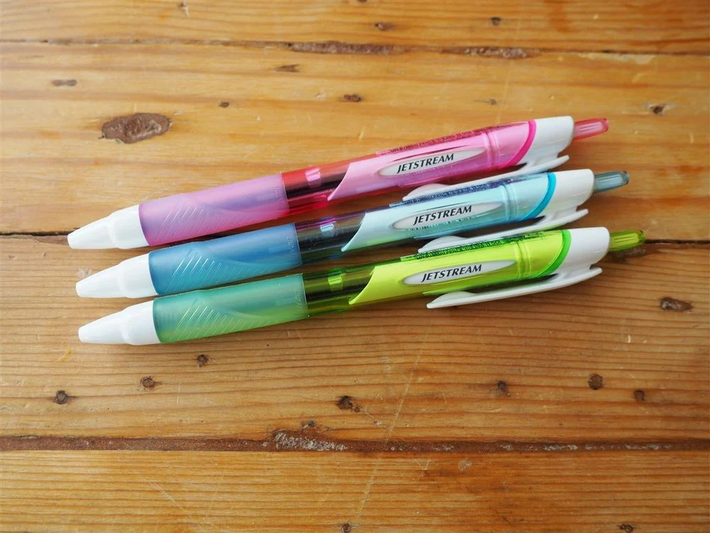 Uni Jetstream Ballpoint Pen - 0.7mm - Pink (Black Ink) - Image 2