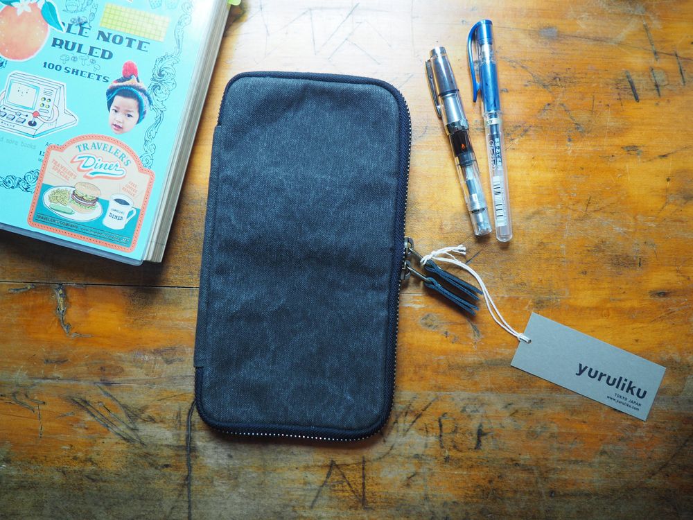 Yuruliku - FLAT tool case Pen - Limited Color - Iron Black